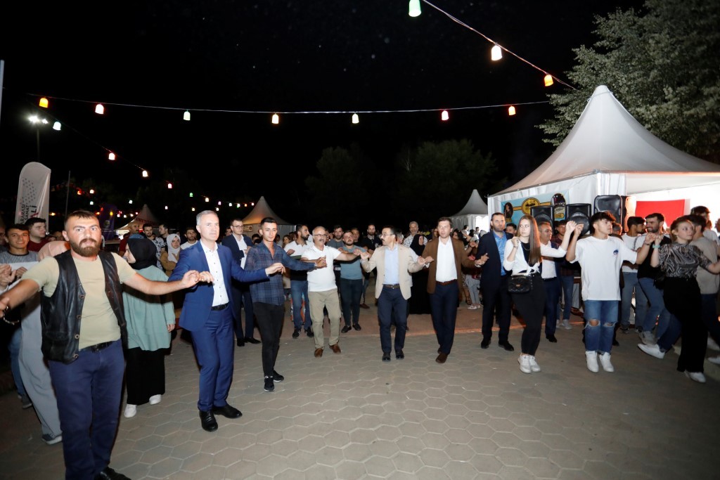 Festival coşkuyla devam ediyor